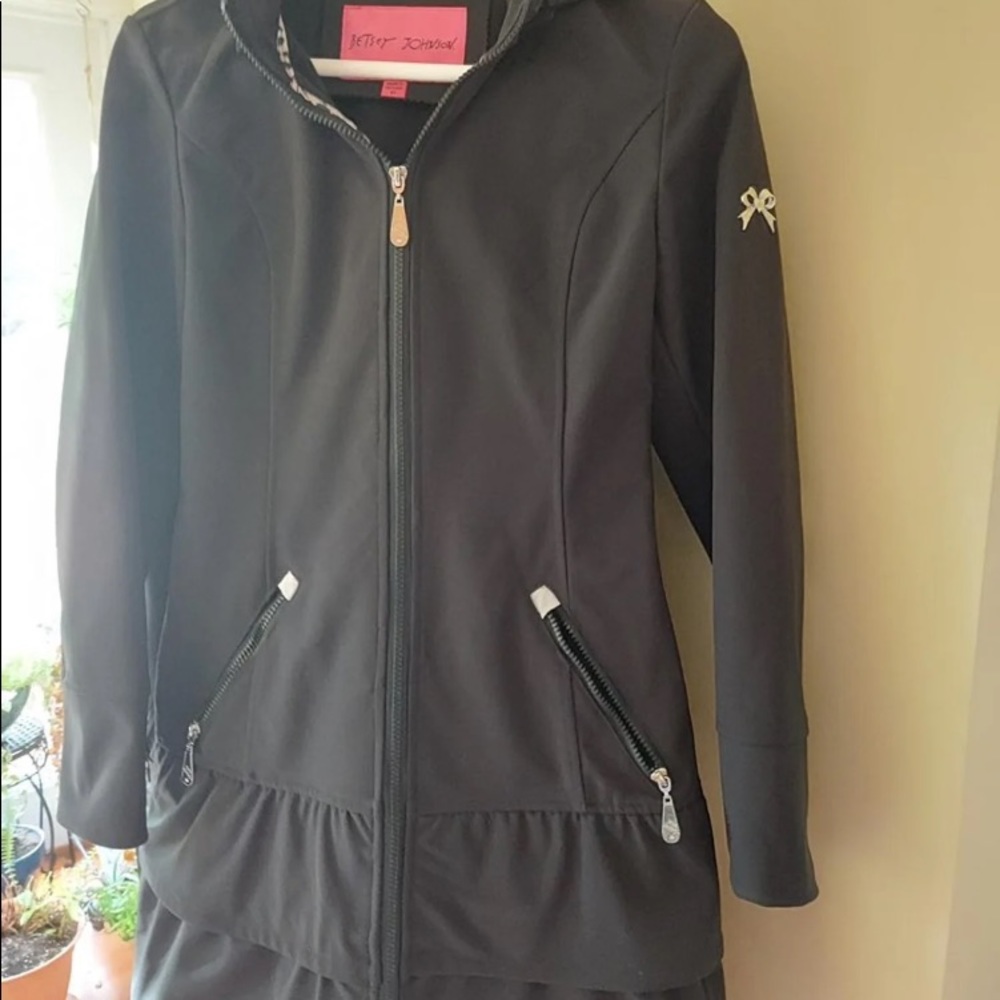 Betsy Johnson XS black coat $35